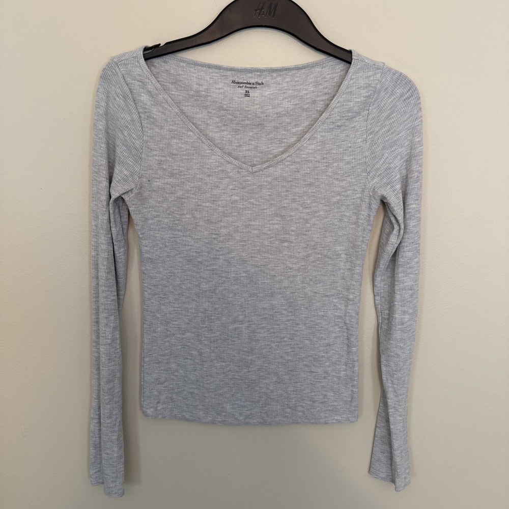 Abercrombie & Fitch Shirt Womens XS Gray Ribbed V-neck Long Sleeve Knit